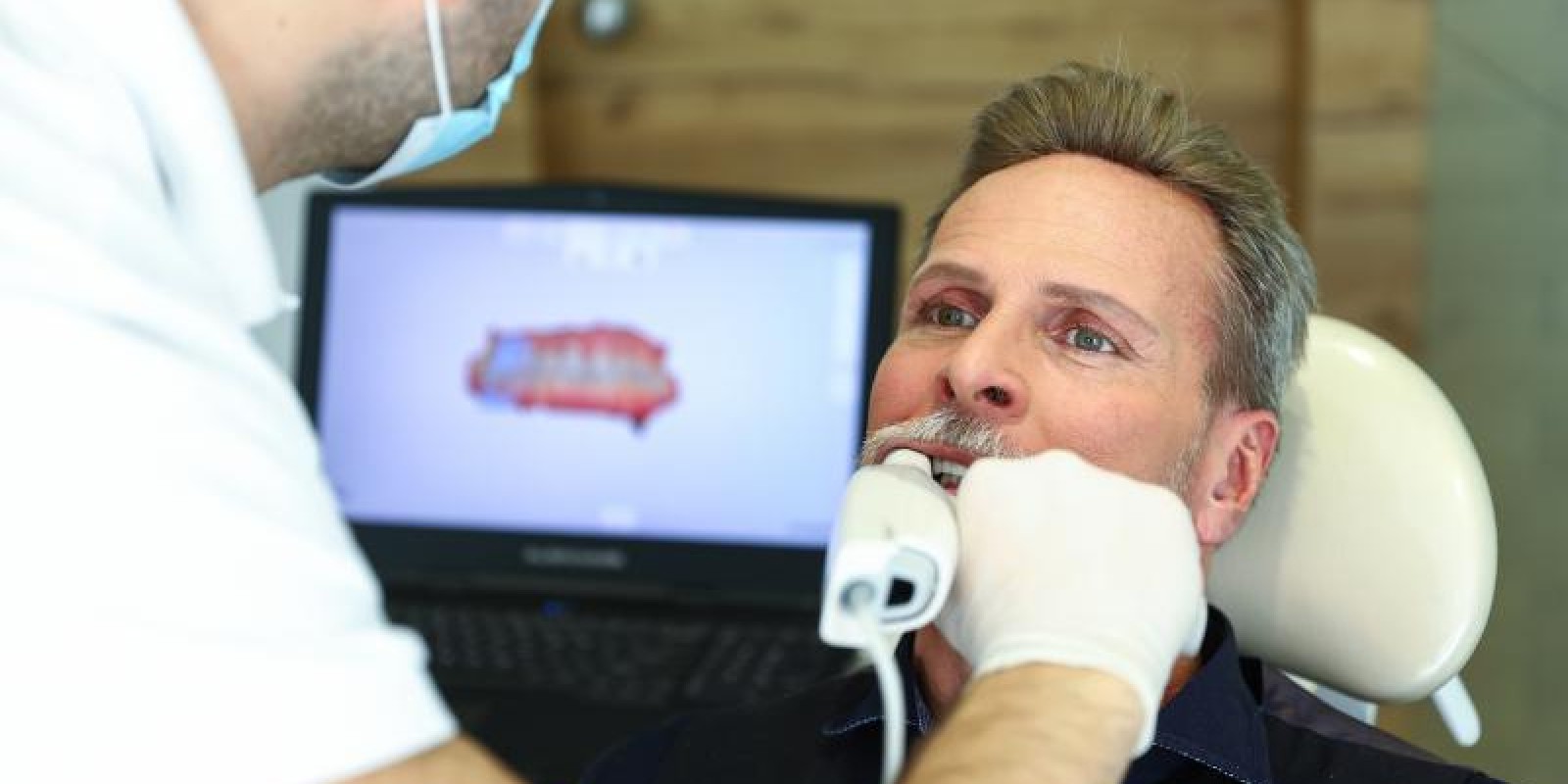 Conheça os principais benefícios do tratamento com Invisalign
